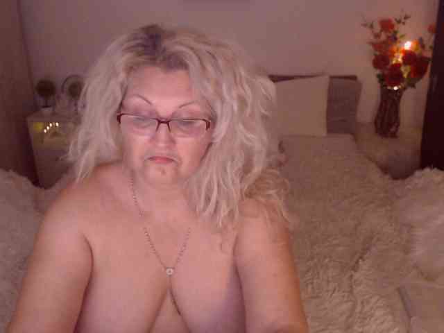 Angel_Dm_Milf webcam