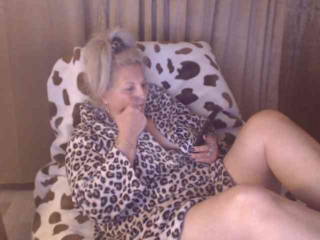 Angel_Dm_Milf webcam