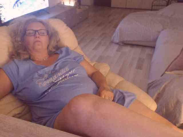 Angel_Dm_Milf webcam