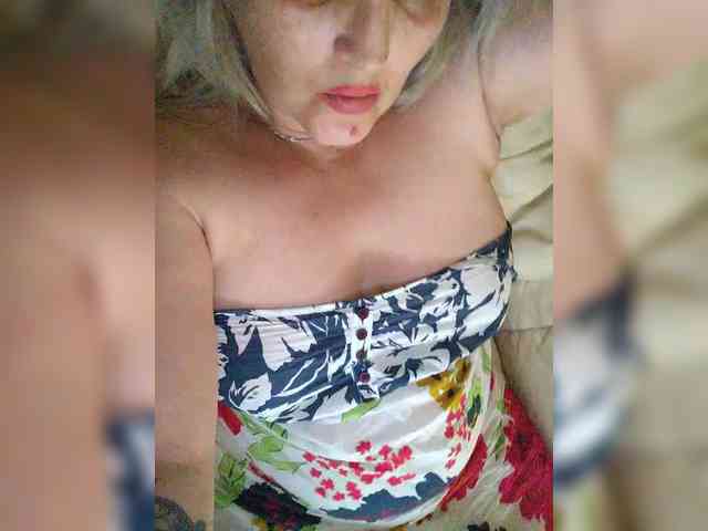 live cam chat DivineBlond