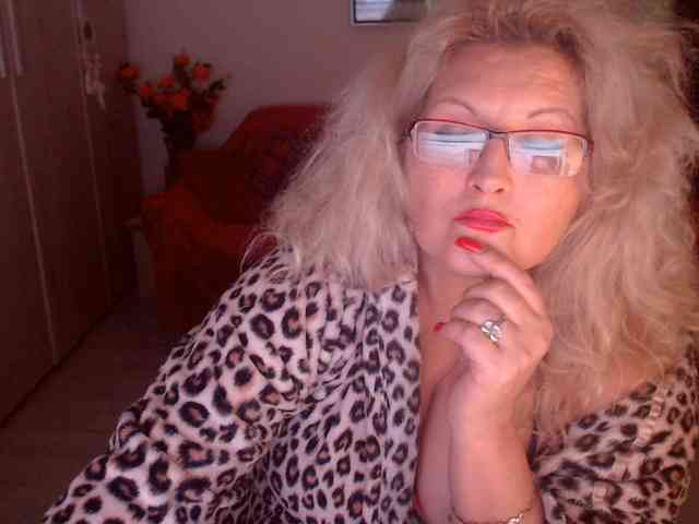 Angel_Dm_Milf webcam