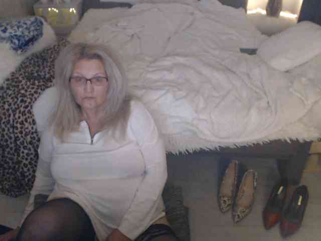 Angel_Dm_Milf webcam