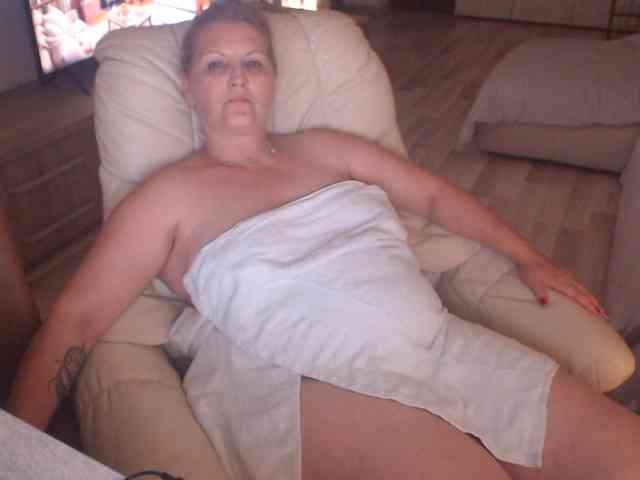 Angel_Dm_Milf webcam