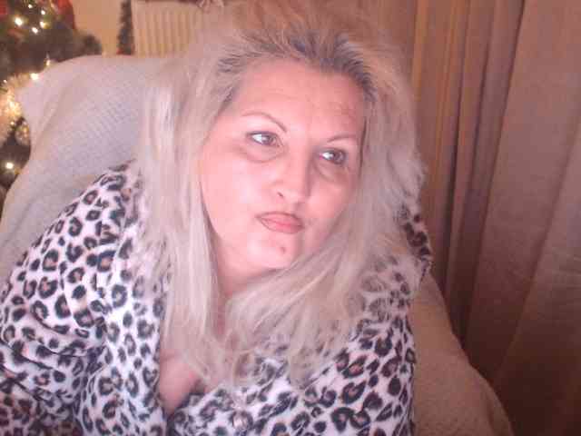 Angel_Dm_Milf webcam