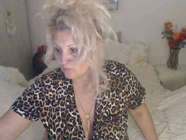 Angel_Dm_Milf webcam