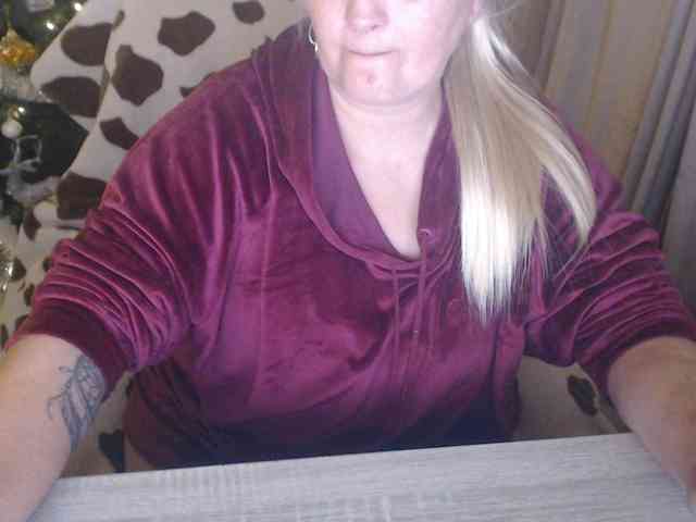 Angel_Dm_Milf webcam