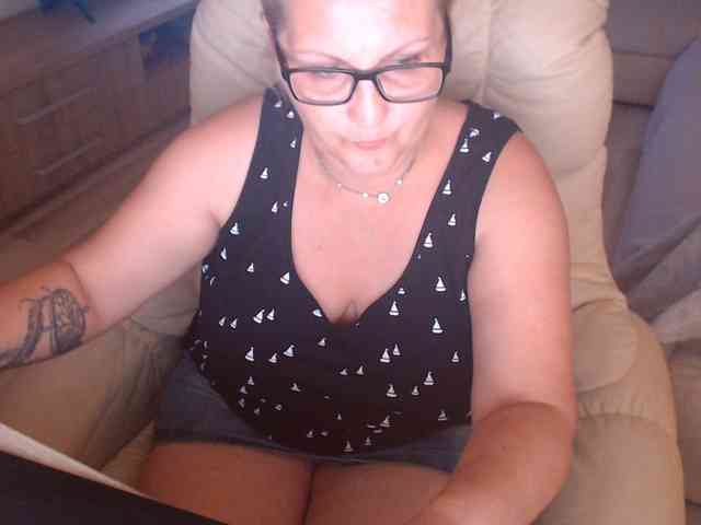 Angel_Dm_Milf webcam