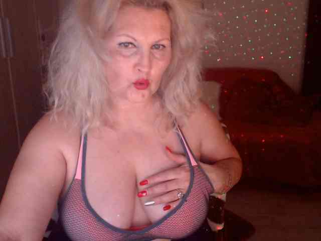 Angel_Dm_Milf webcam