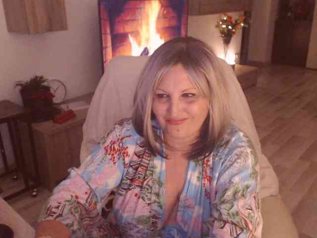 Angel_Dm_Milf webcam