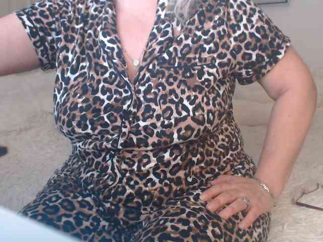 Angel_Dm_Milf webcam