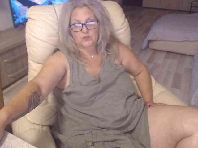 Angel_Dm_Milf webcam