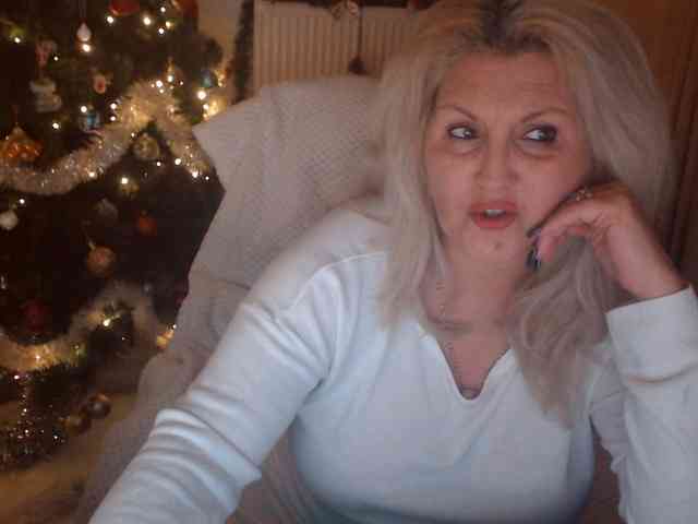 Angel_Dm_Milf webcam