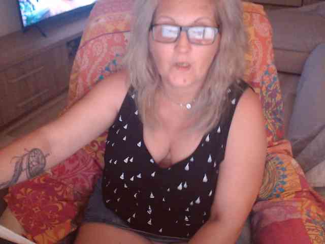 Angel_Dm_Milf webcam