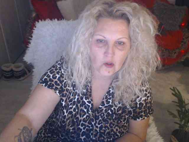 Angel_Dm_Milf webcam