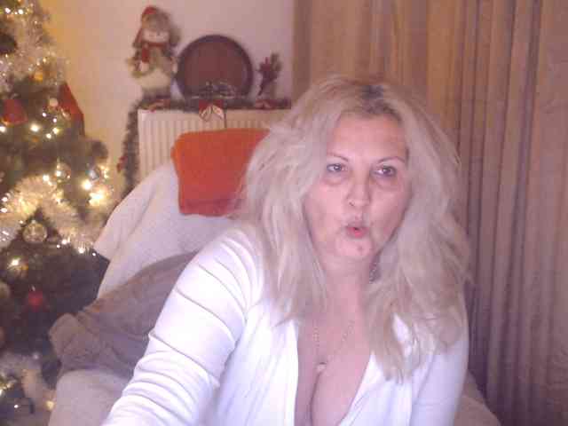 Angel_Dm_Milf webcam