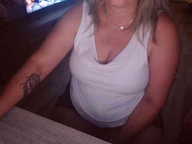Angel_Dm_Milf webcam