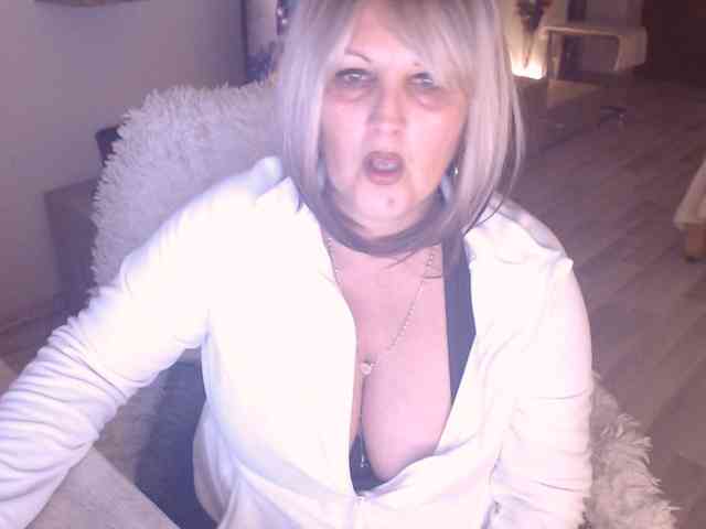 Angel_Dm_Milf webcam