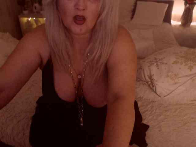 Angel_Dm_Milf webcam