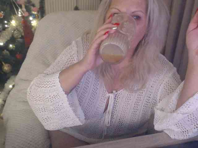 Angel_Dm_Milf webcam