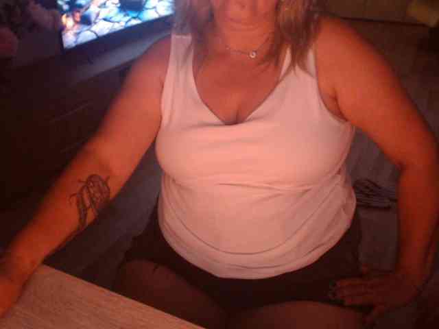 Angel_Dm_Milf webcam