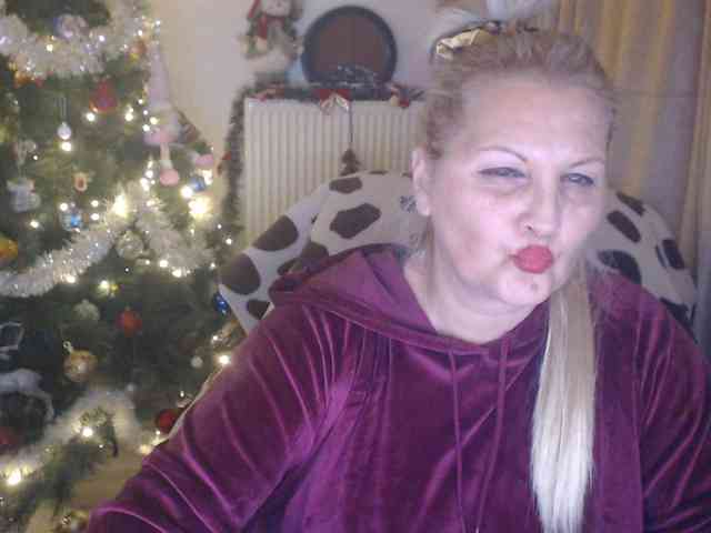 DivineBlond DivineBlond