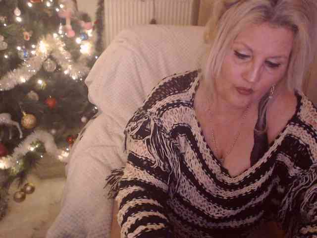 DivineBlond DivineBlond