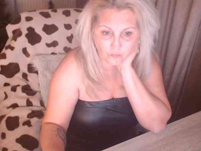 DivineBlond DivineBlond