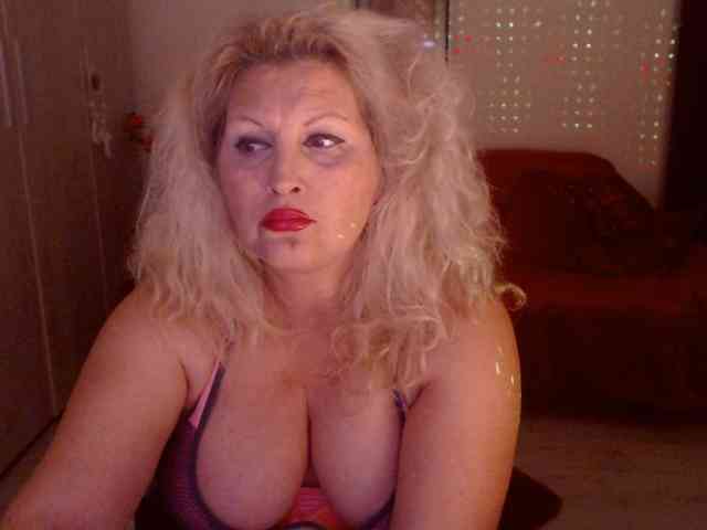Angel_Dm_Milf webcam