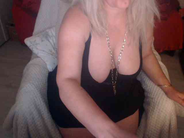 Angel_Dm_Milf webcam