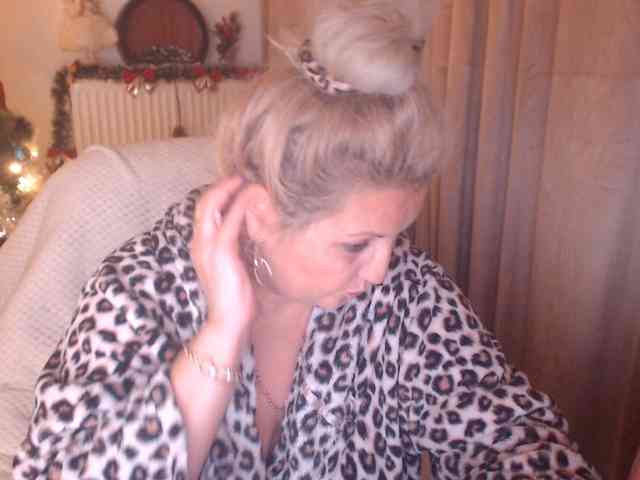 Angel_Dm_Milf webcam