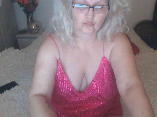 Angel_Dm_Milf webcam