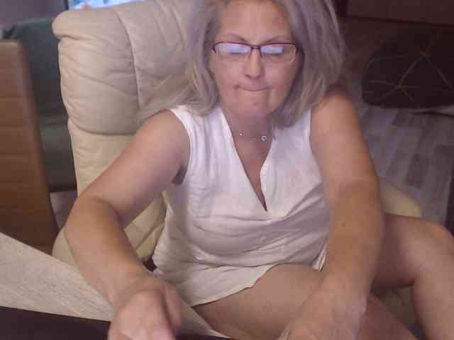 adult chatting DivineBlond
