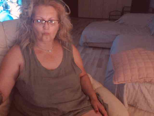Angel_Dm_Milf webcam