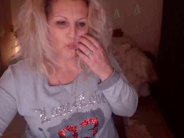 Angel_Dm_Milf webcam