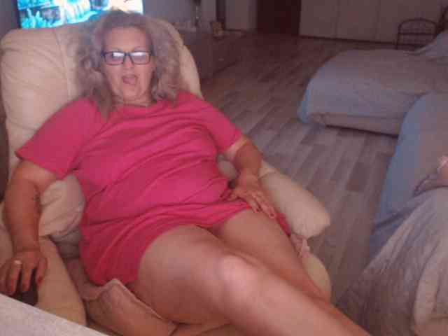 Angel_Dm_Milf webcam