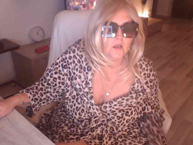 Angel_Dm_Milf webcam