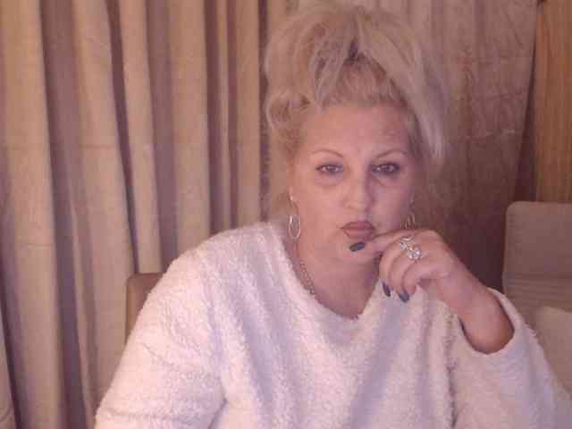 Angel_Dm_Milf webcam