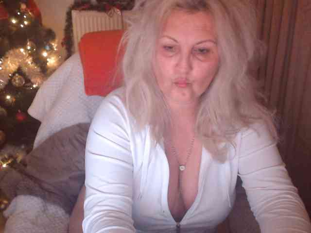 Angel_Dm_Milf webcam