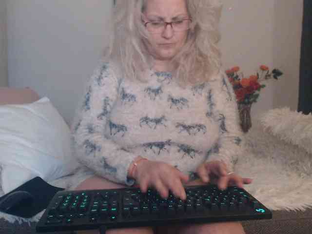 Angel_Dm_Milf webcam