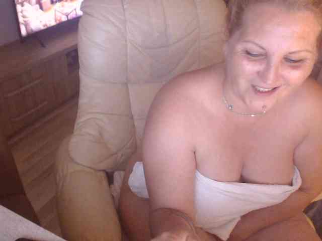 Angel_Dm_Milf webcam