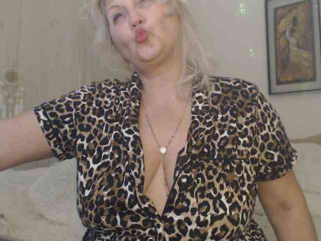 Angel_Dm_Milf webcam