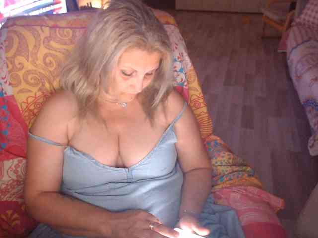 Angel_Dm_Milf webcam