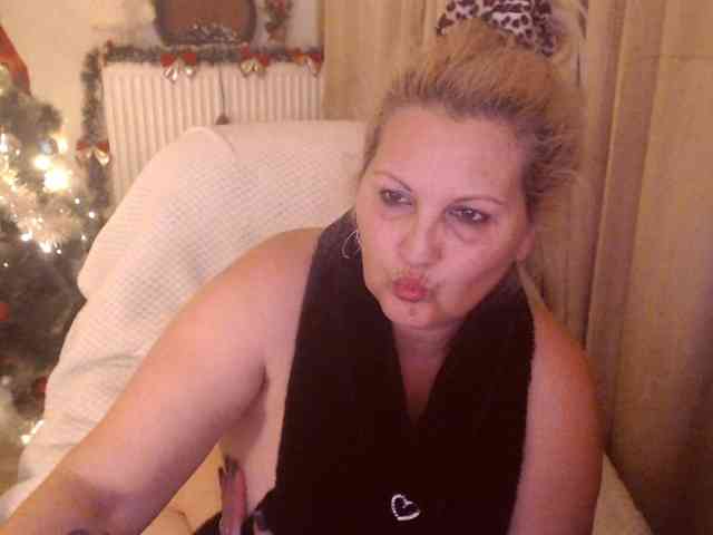 Angel_Dm_Milf webcam
