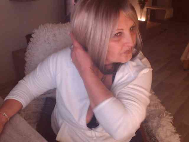 Angel_Dm_Milf webcam