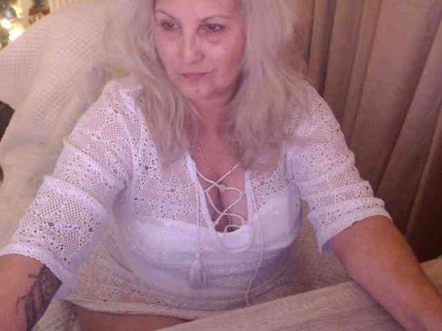 Angel_Dm_Milf webcam