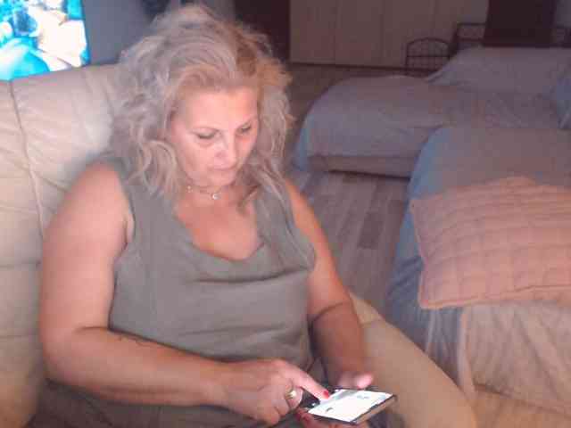 Angel_Dm_Milf webcam