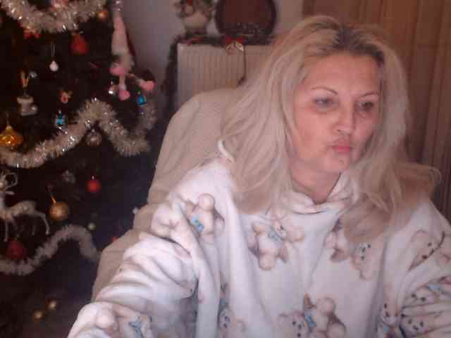 DivineBlond DivineBlond