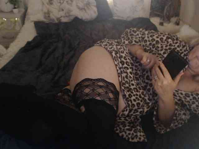 Angel_Dm_Milf webcam