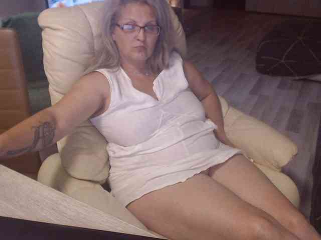 Angel_Dm_Milf webcam