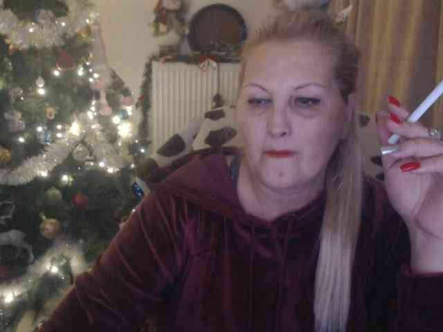 DivineBlond DivineBlond